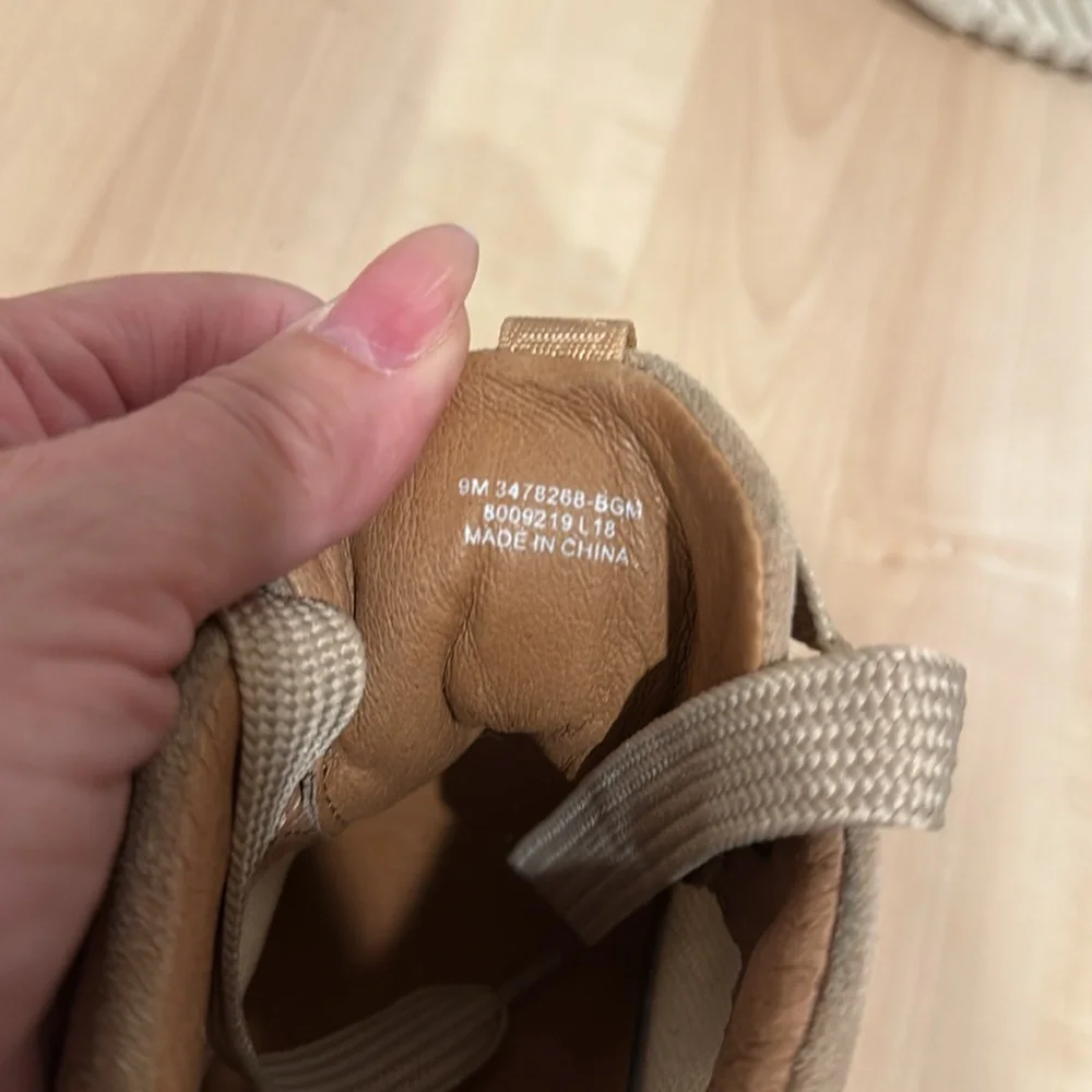 Frye Gia Lug Trail Sneaker Shoe in Beige Multi Leather And Canvas - Women’s 9 - Picture 8 of 8